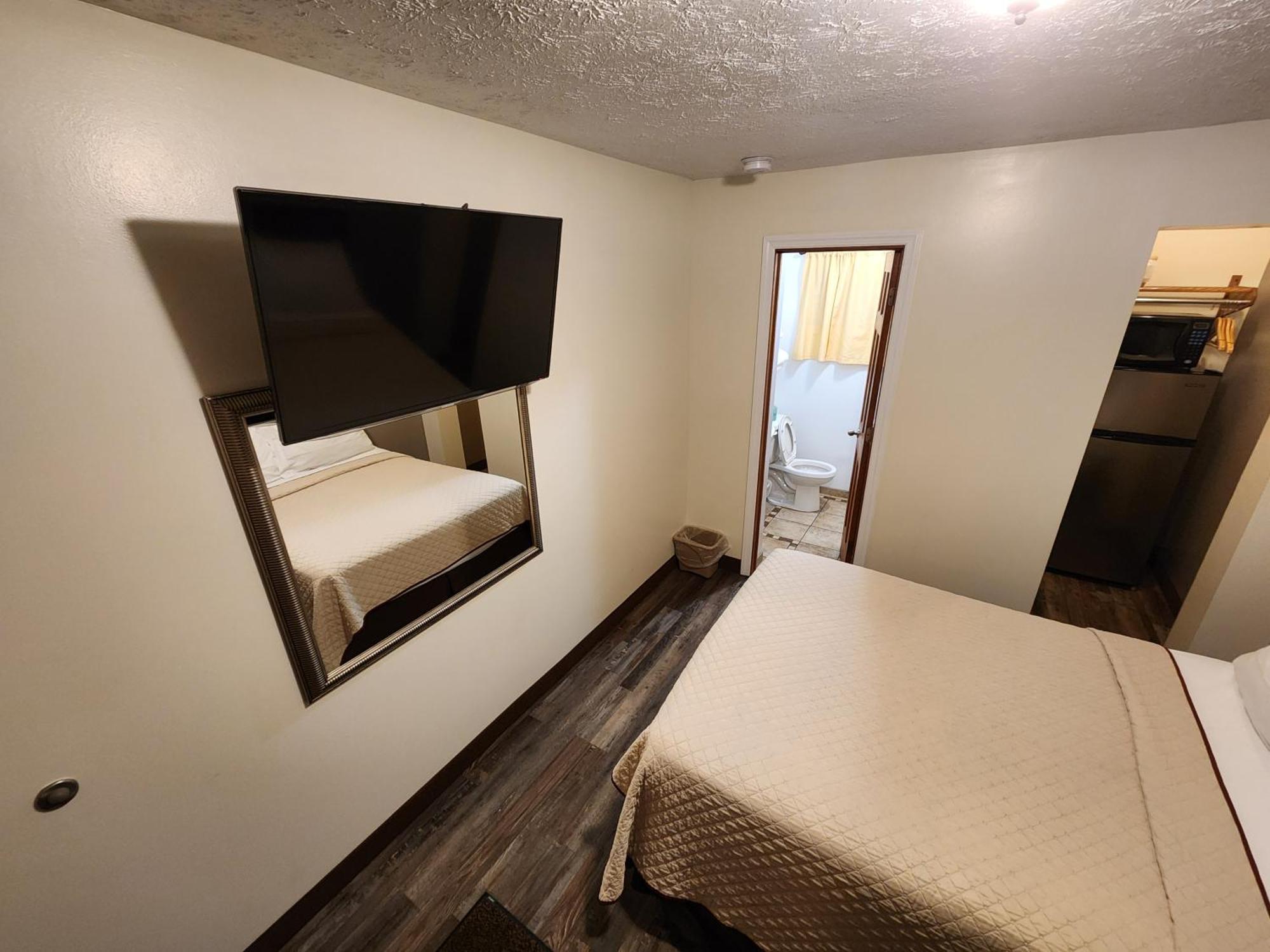 Jefferson Hills Motel Clairton Szoba fotó