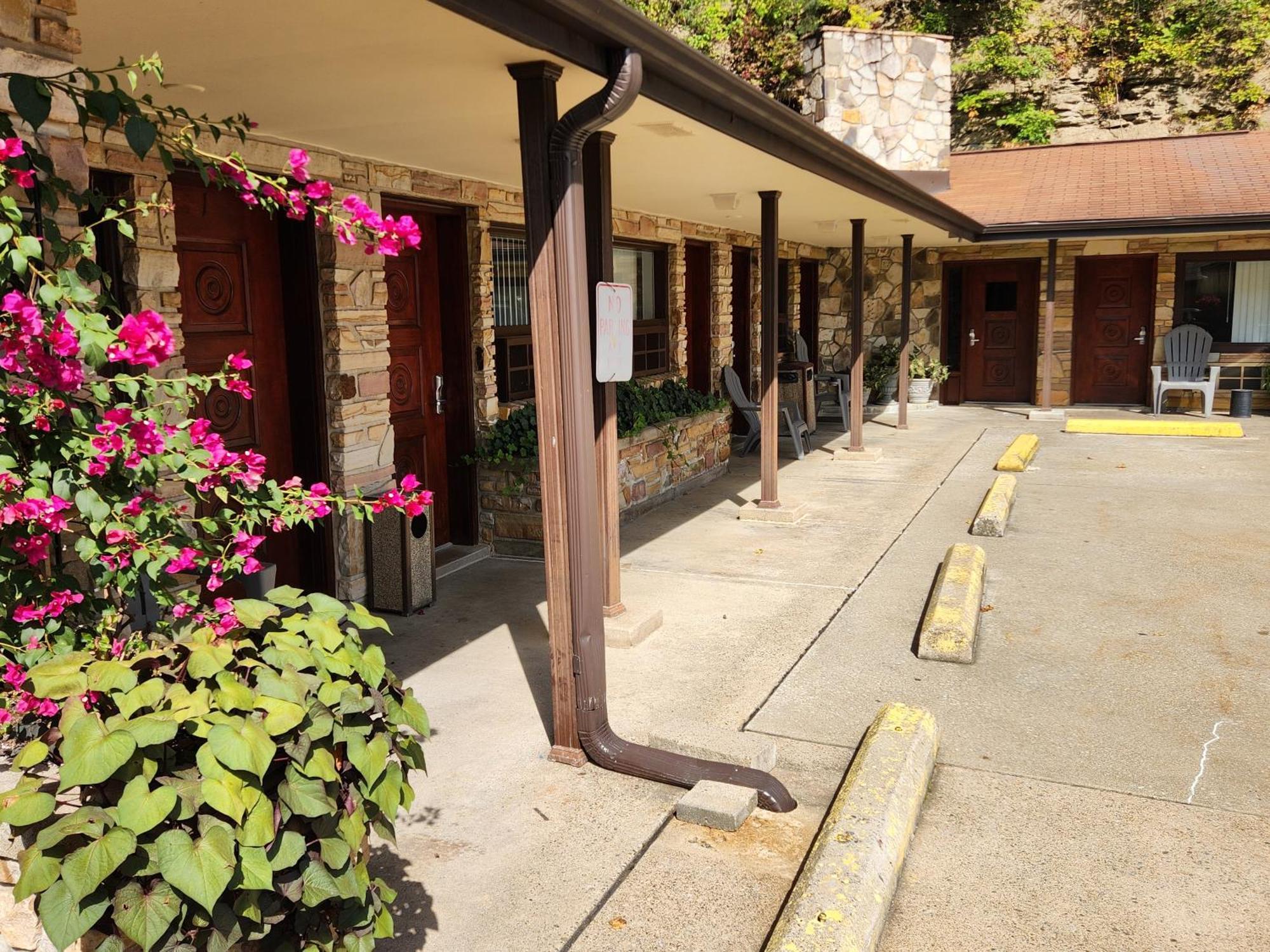 Jefferson Hills Motel Clairton Kültér fotó